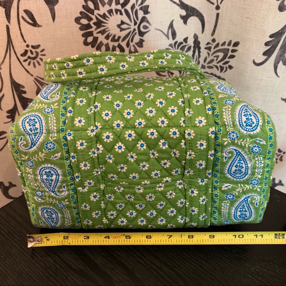 Adorable Vera Bradley Flower & Paisley Handbag - Picture 5 of 8